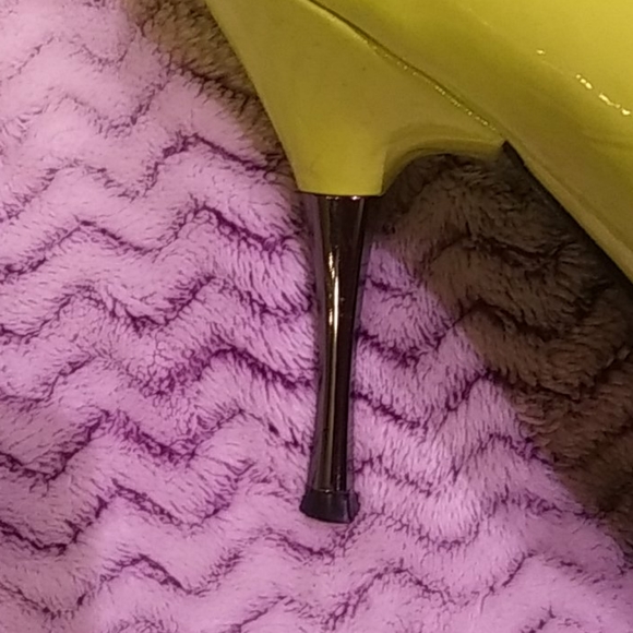 High heels - Picture 2 of 4